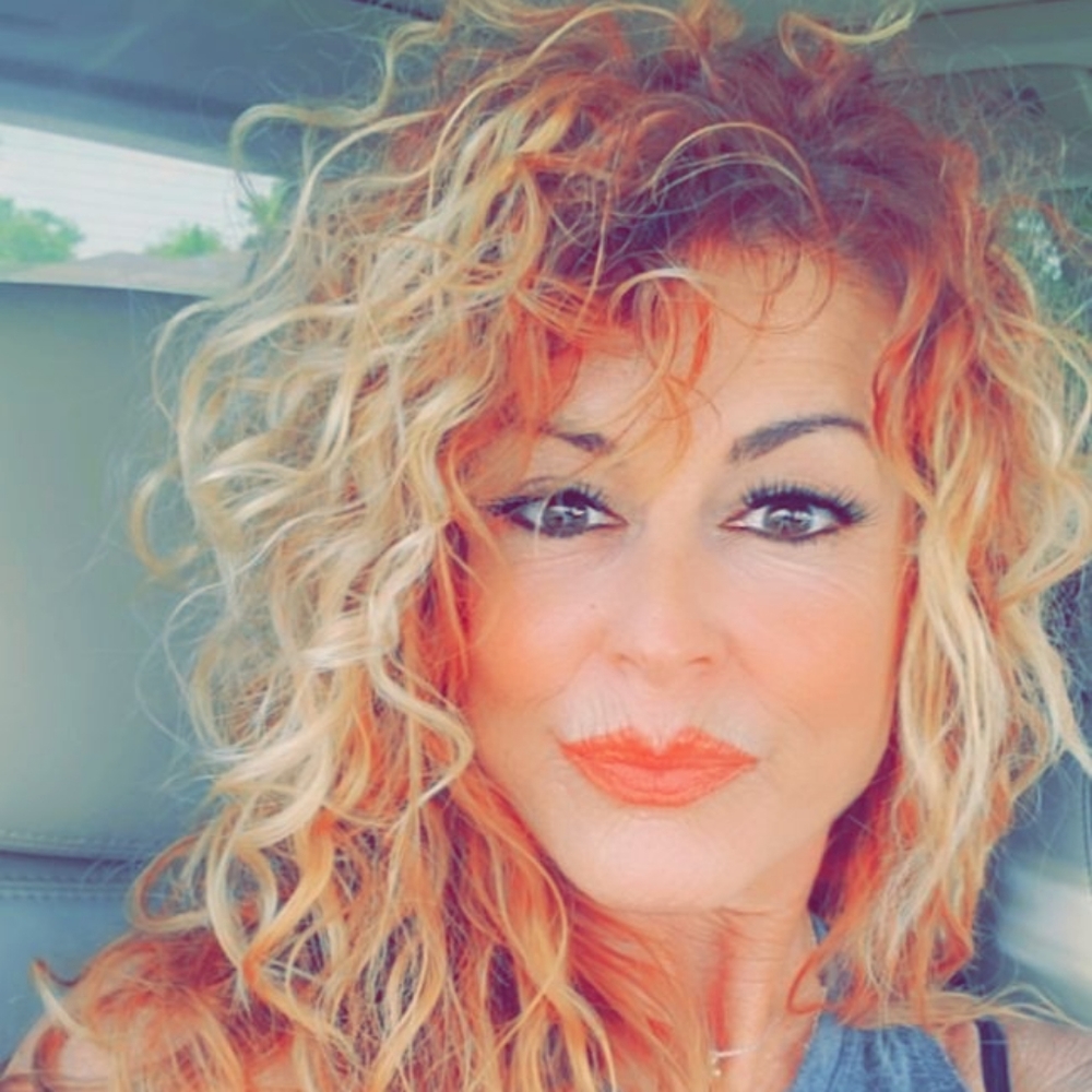 Meet your Posher, Holly